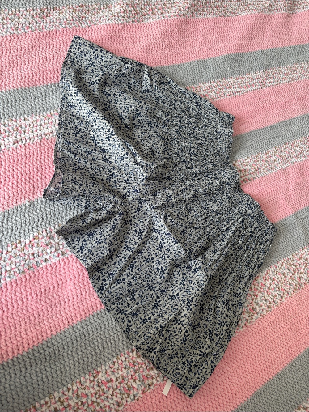 Madewell Cream and Navy Floral Cotton Shorts
